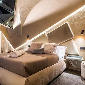 https://le-suites-del-duomo-luxury.taorminaitalyhotels.com