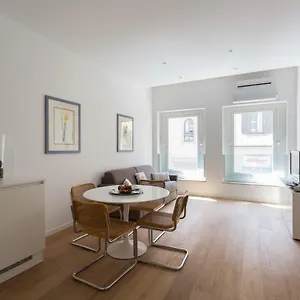 https://meravigli-16-apt-b-duomo-elegant-apartment-x-4.it-lombardy.com